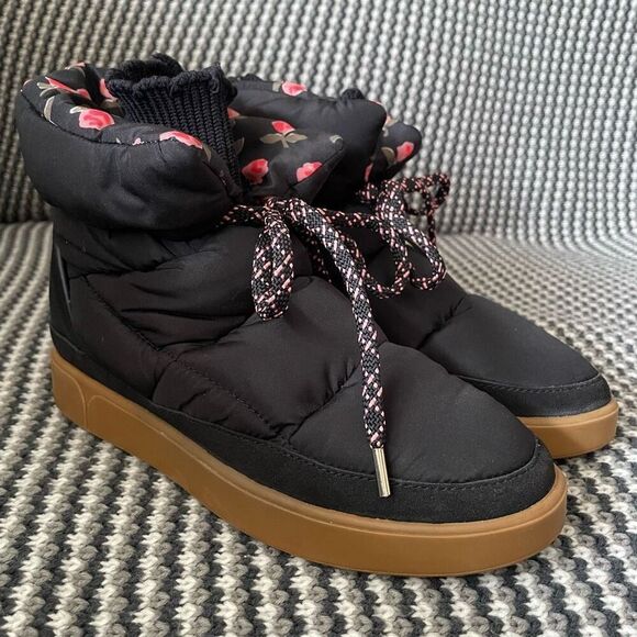 Kate Spade Black Winter Boots with Floral Lining - Picture 2 of 10